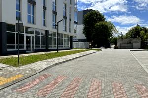 комерційна за адресою Володимира Великого вул. (), 10