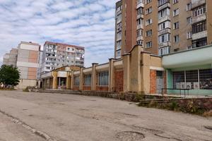 комерційна за адресою Молодіжна вул., 54