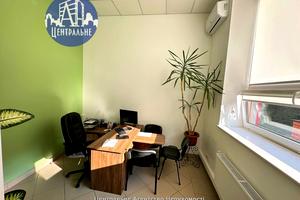 комерційна за адресою Нагірна вул., 7