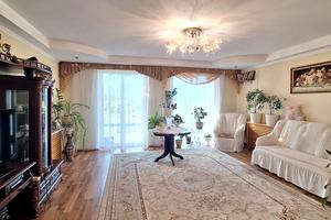 будинок за адресою Центральна, 1