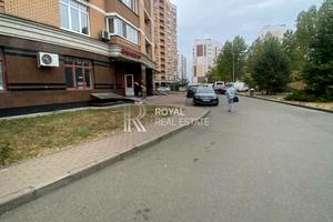 комерційна за адресою Машинобудівників вул., 51