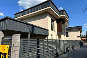 будинок за адресою Центральна вул., 25