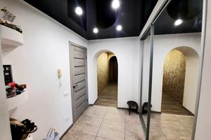 квартира за адресою Івана Франка просп., 10