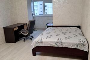 квартира за адресою Довженка вул., 4