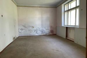 комерційна за адресою вул. Центральна, 303