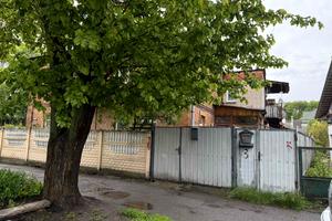 будинок за адресою Захисників Неба вул. (Тімірязєва), 11