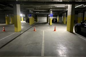 паркомісце за адресою Річкова вул., 4