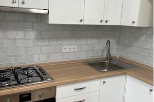 квартира за адресою Генерала Генадія Воробйова вул. (Курська), 8-А