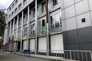 комерційна за адресою Миру просп., 17
