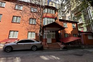 комерційна за адресою Велика Васильківська вул. (Червоноармійська), 28А