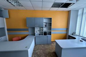 комерційна за адресою Кудрявський узвіз, 7
