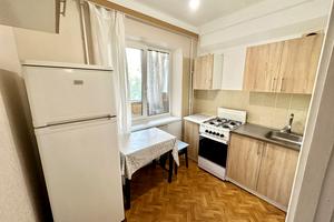 квартира за адресою Дніпровська набережна вул., 5-Б