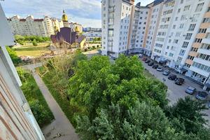 квартира за адресою Івана Миколайчука вул., 8
