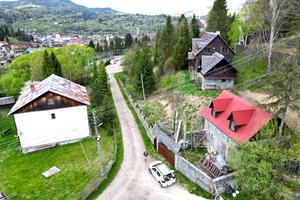 будинок за адресою смт. Славське, Миколи Устияновича вул.