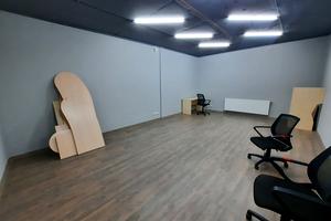 комерційна за адресою Ушинського вул., 40