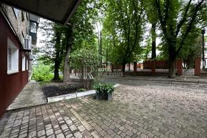 комерційна за адресою Старокиївська вул., 5