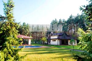 будинок за адресою Жовтнева вул.