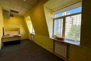 комерційна за адресою Ореста Васкула вул., 8-А