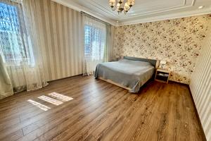 будинок за адресою Руслана Слободянюка вул. (Валентини Терешкової), 1