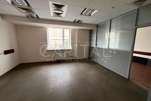 комерційна за адресою Лесі Українки бульв., 30В