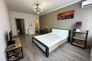 квартира за адресою Анни Ахматової вул., 34