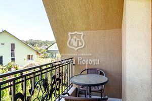 будинок за адресою Космонавтів вул., 32