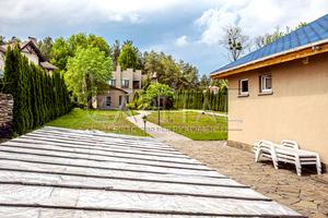 будинок за адресою Дніпровська