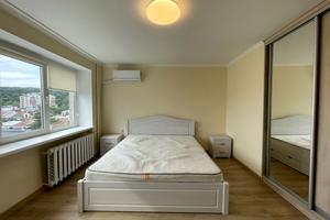 квартира за адресою Круп'ярська вул., 12