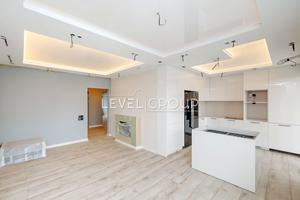 квартира за адресою Софії Русової вул., 7