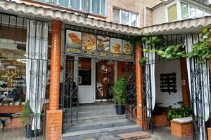 комерційна за адресою Зарічанська вул., 18