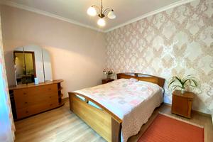 квартира за адресою Віталія Гуляєва вул., 8