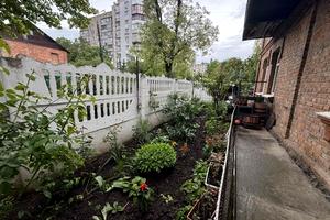 будинок за адресою Захисників Неба вул. (Тімірязєва), 11