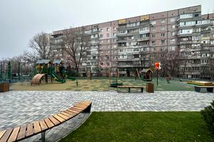 комерційна за адресою Космічна вул., 5