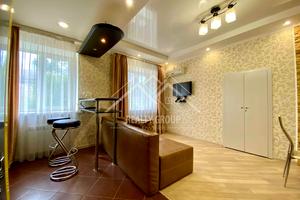 квартира за адресою Соборності вул. (Косіора), 10