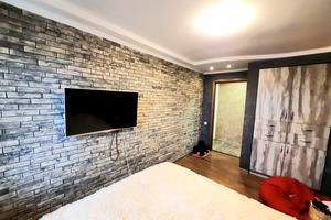 квартира за адресою Івана Франка просп., 10