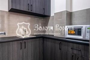 комерційна за адресою Любомира Гузара просп. (Космонавта Комарова), 11