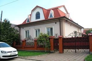 будинок за адресою Черняховського вул. (Черняховського), 2