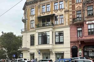 комерційна за адресою площа Галицька, 7