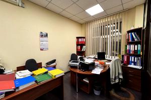 комерційна за адресою Валерія Лобановського просп. (Червонозоряний), 57