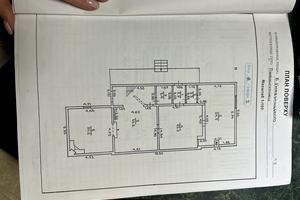 комерційна за адресою Хмельницького, 1