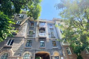 квартира за адресою Утьосова вул., 13