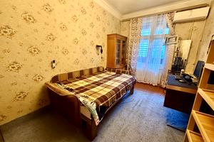 квартира за адресою Героїв Крут вул. (12 Квітня), 30