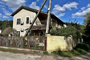 дом по адресу Центральна