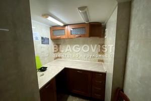 комерційна за адресою Степана Руданського вул., 4-6