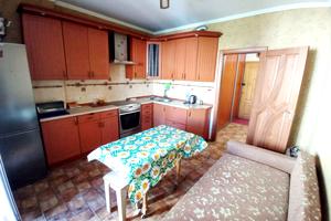 квартира за адресою Анни Ахматової вул., 13-Д