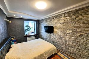 квартира за адресою Івана Франка просп., 10