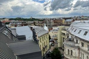комерційна за адресою Степана Руданського вул., 1