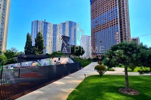 паркомісце за адресою Академіка Заболотного вул., 1