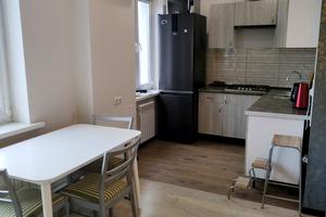 квартира за адресою Озерна вул., 12-А