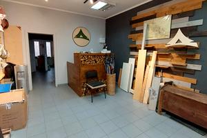 комерційна за адресою Шептицьких вул., 18
